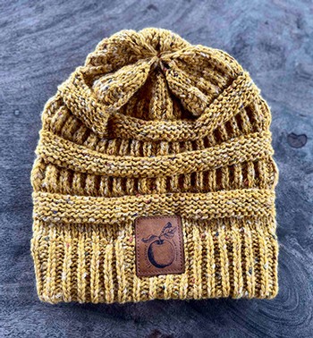 Speckled Beanie ft. Finnriver Apple - Pale Tumeric